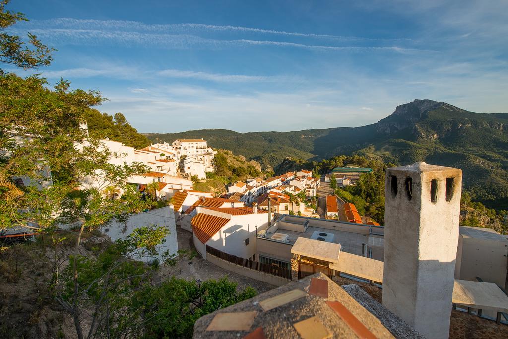 Alojamientos Messia De Leiva Segura de la Sierra Exteriör bild
